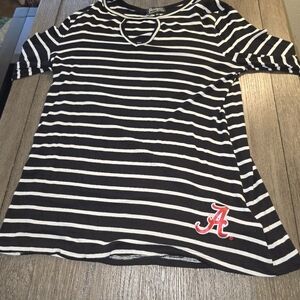 Alabama game day sz. Medium black/white tshirt